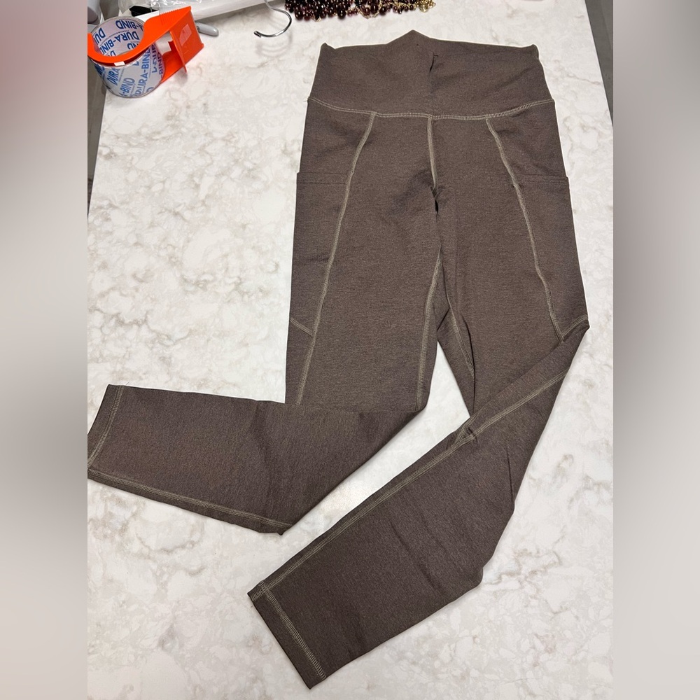 Fleo medium Heather Falcon Reverie 25” pocket leggings EUC